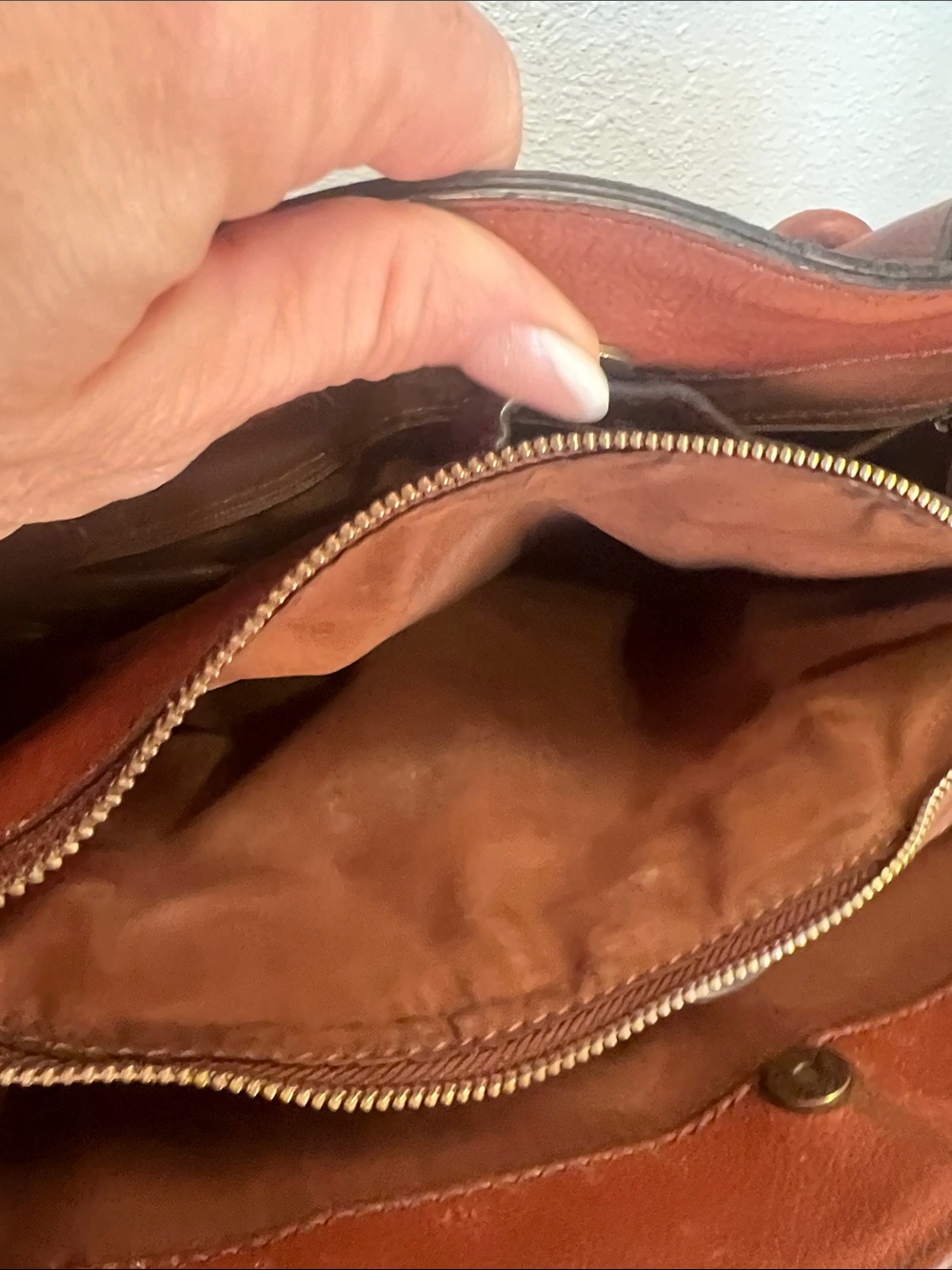 Vintage Fossil Skyler Leather Satchel in Cognac - Picture 13 of 15